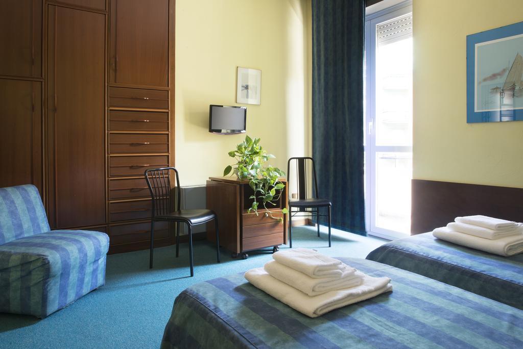 Residence Loreto Milan Bagian luar foto