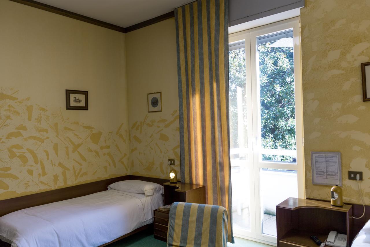 Residence Loreto Milan Bagian luar foto