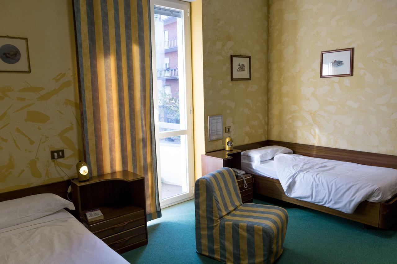 Residence Loreto Milan Bagian luar foto
