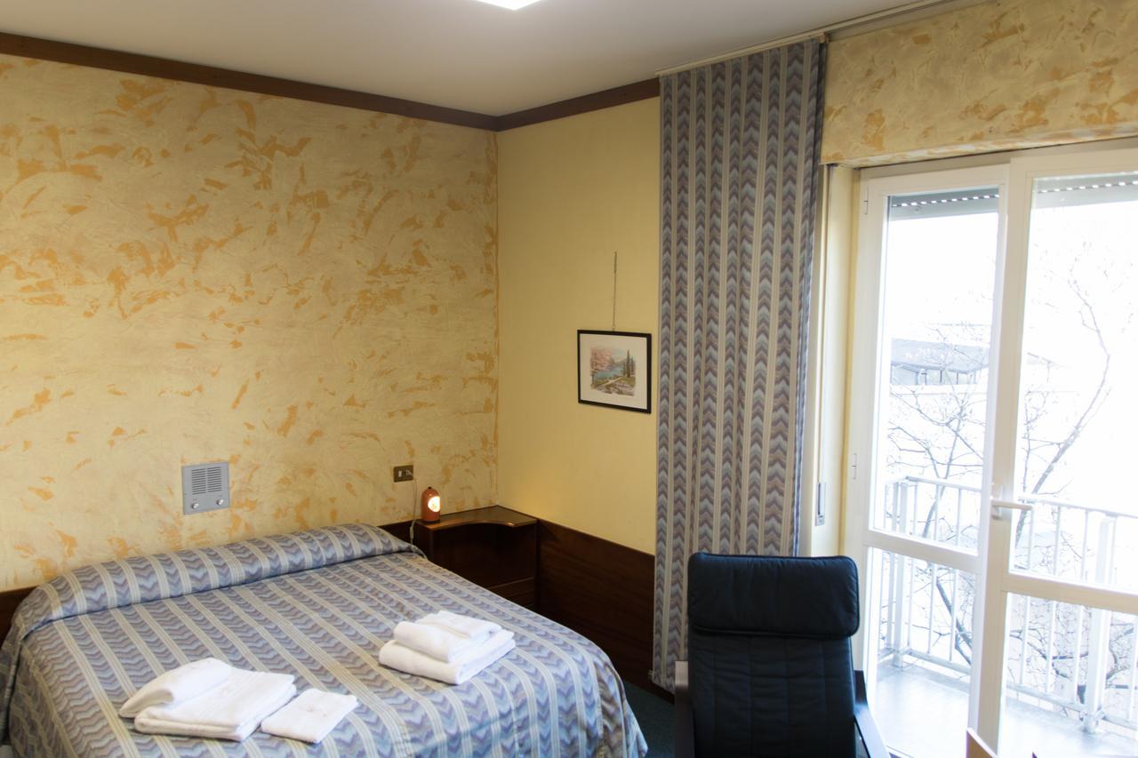 Residence Loreto Milan Bagian luar foto