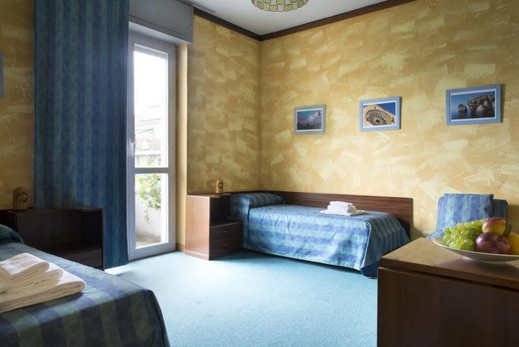 Residence Loreto Milan Bagian luar foto