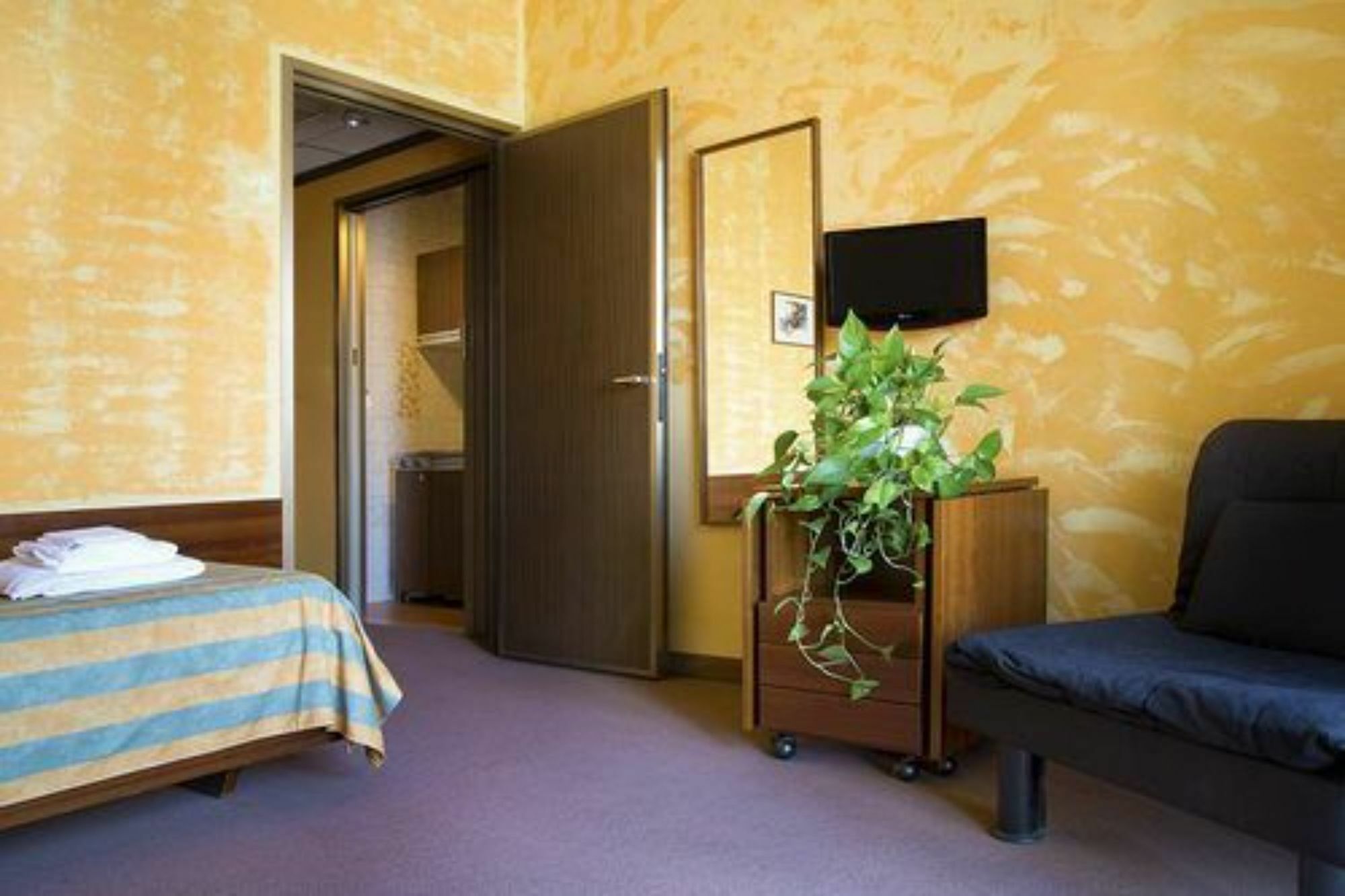 Residence Loreto Milan Bagian luar foto
